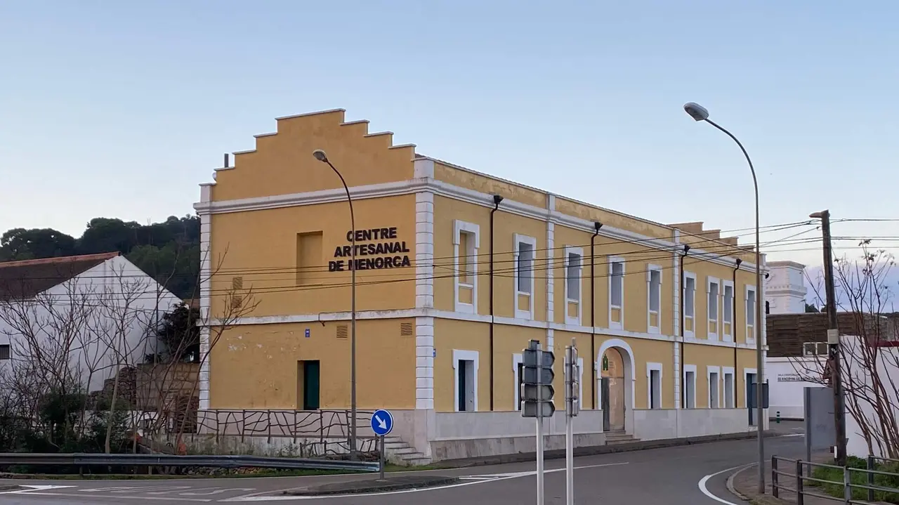 Imatge d&rsquo;arxiu del Centre Artesanal de Menorca, abans de les actuacions de renovaci&oacute; previstes per l&rsquo;Ajuntament d&rsquo;Es Mercadal.
