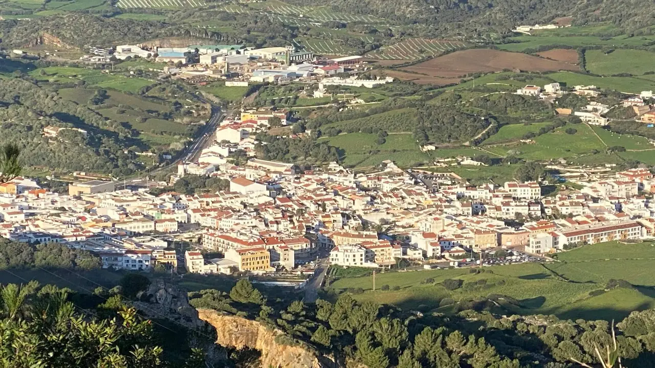 Panor&agrave;mica des Mercadal des de s&rsquo;alt des Toro