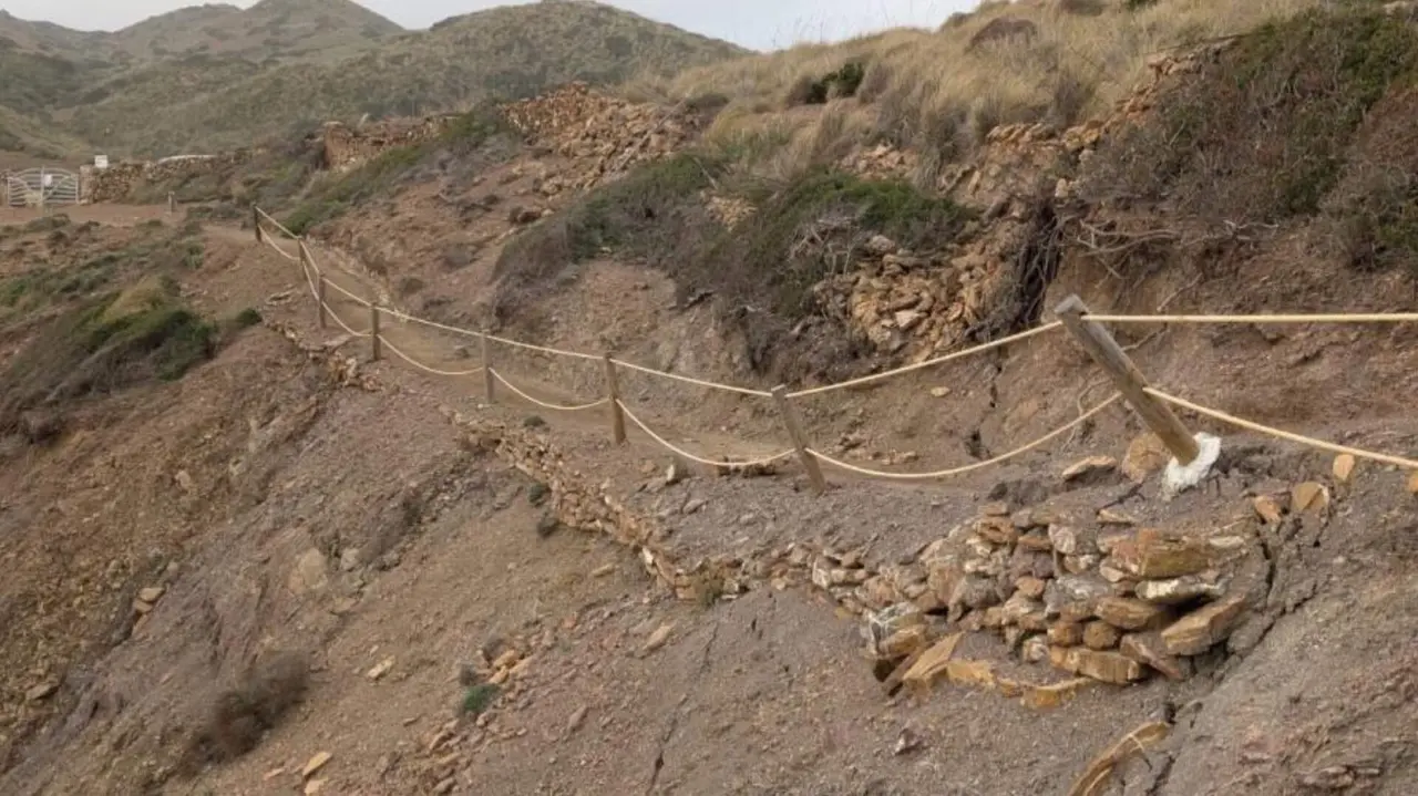 Tram afectat per les esquerdes a la zona del Macar Gran. | Foto: CIME