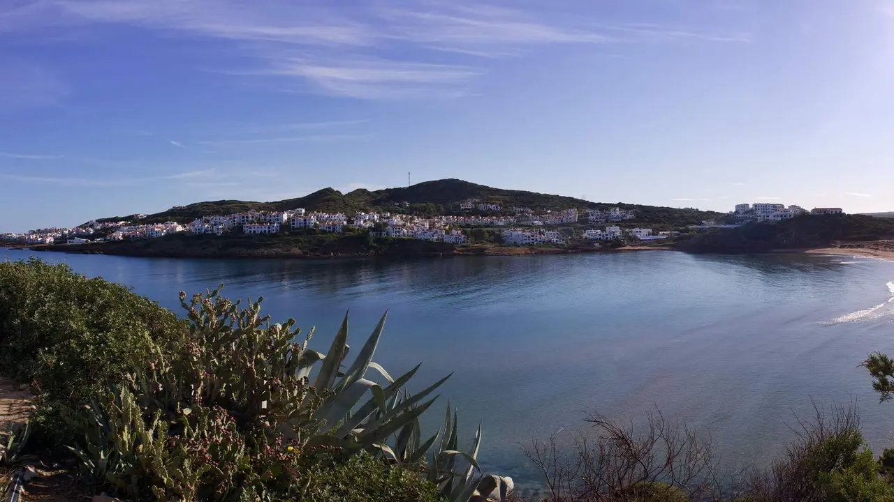 Vista panor&agrave;mica de Platges de Fornells des de Tirant. Foto: A.R.