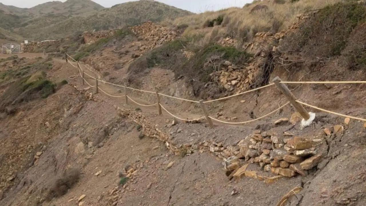 Tram afectat per les esquerdes a la zona del Macar Gran. | Foto: CIME